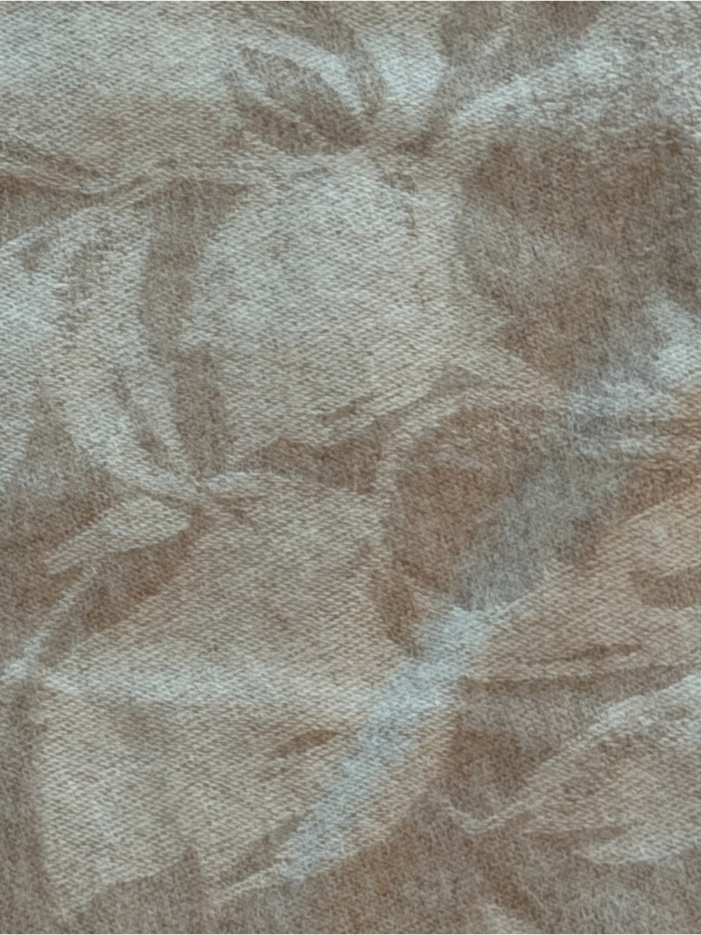 Bloomingdale’s 100% Cashmere Floral Jacquard Fringe Scarf Beige 66” x 13” - Picture 11 of 12